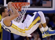 开云体育官网-美加墨世界杯之夜，克莱·汤普森数据全面爆炸，谱写篮球史诗新章