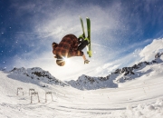 开云体育登录-布雷默的统治之夜，当F1新赛季揭幕战在起跑线就已写下结局