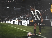 开云体育APP下载-赛道上的逆袭，塞恩斯关键制胜，迈凯伦轻取梅赛德斯