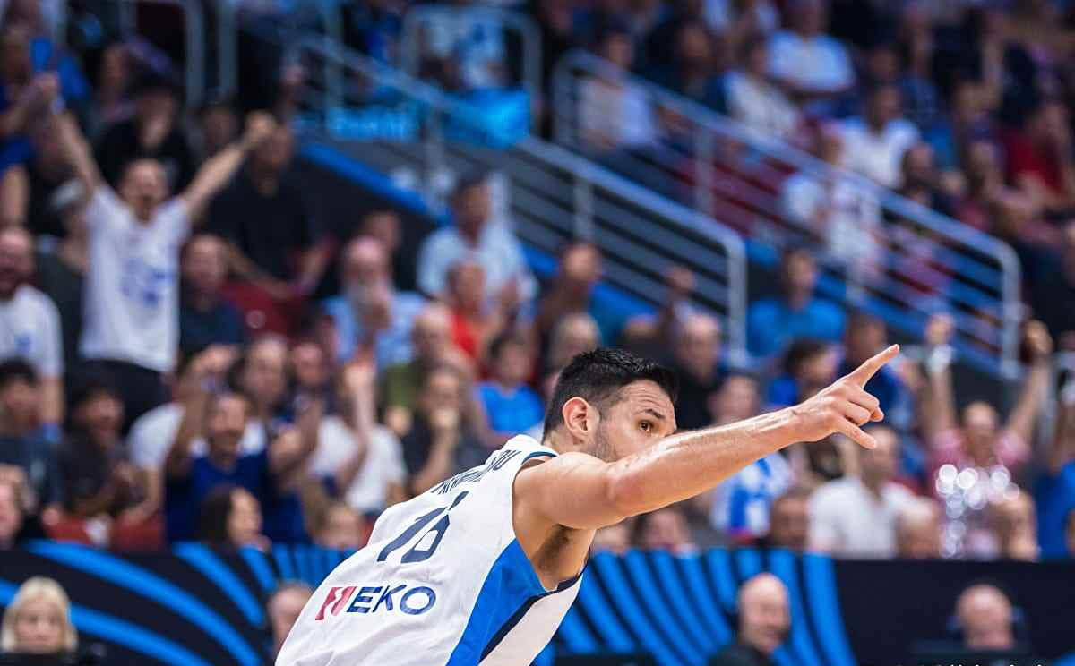 关于希腊男篮强势火箭,威斯布鲁克三分雨点燃全场的信息 关于希腊男篮强势火箭,威斯布鲁克三分雨点燃全场的信息