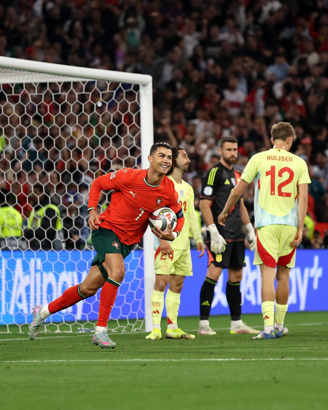 西班牙队横扫对手,成功晋级的简单介绍 西班牙队横扫对手,成功晋级的简单介绍