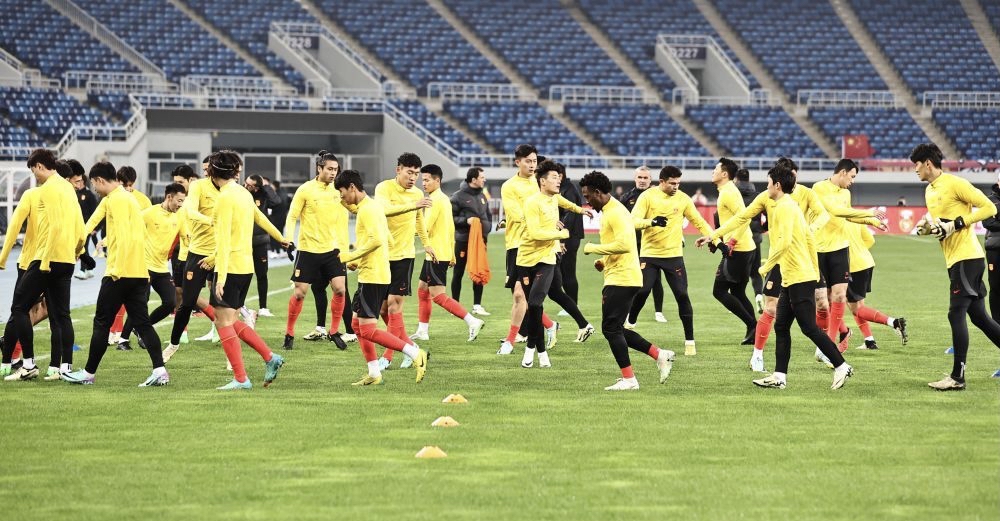 球队在比赛中取得突破性胜利,士气高涨备战下一场比赛的简单介绍 球队在比赛中取得突破性胜利,士气高涨备战下一场比赛的简单介绍