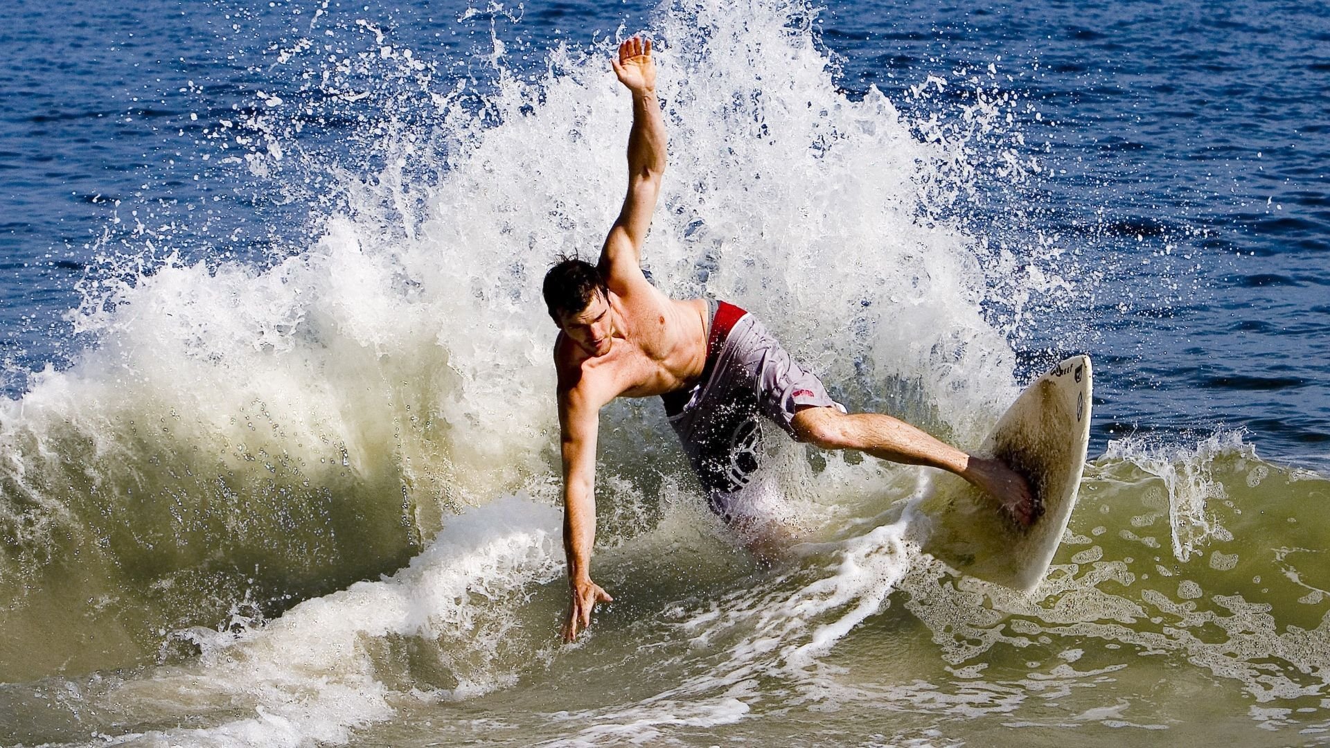 拉什福德爆发破僵局,切尔西式末节发力带走洪都拉斯