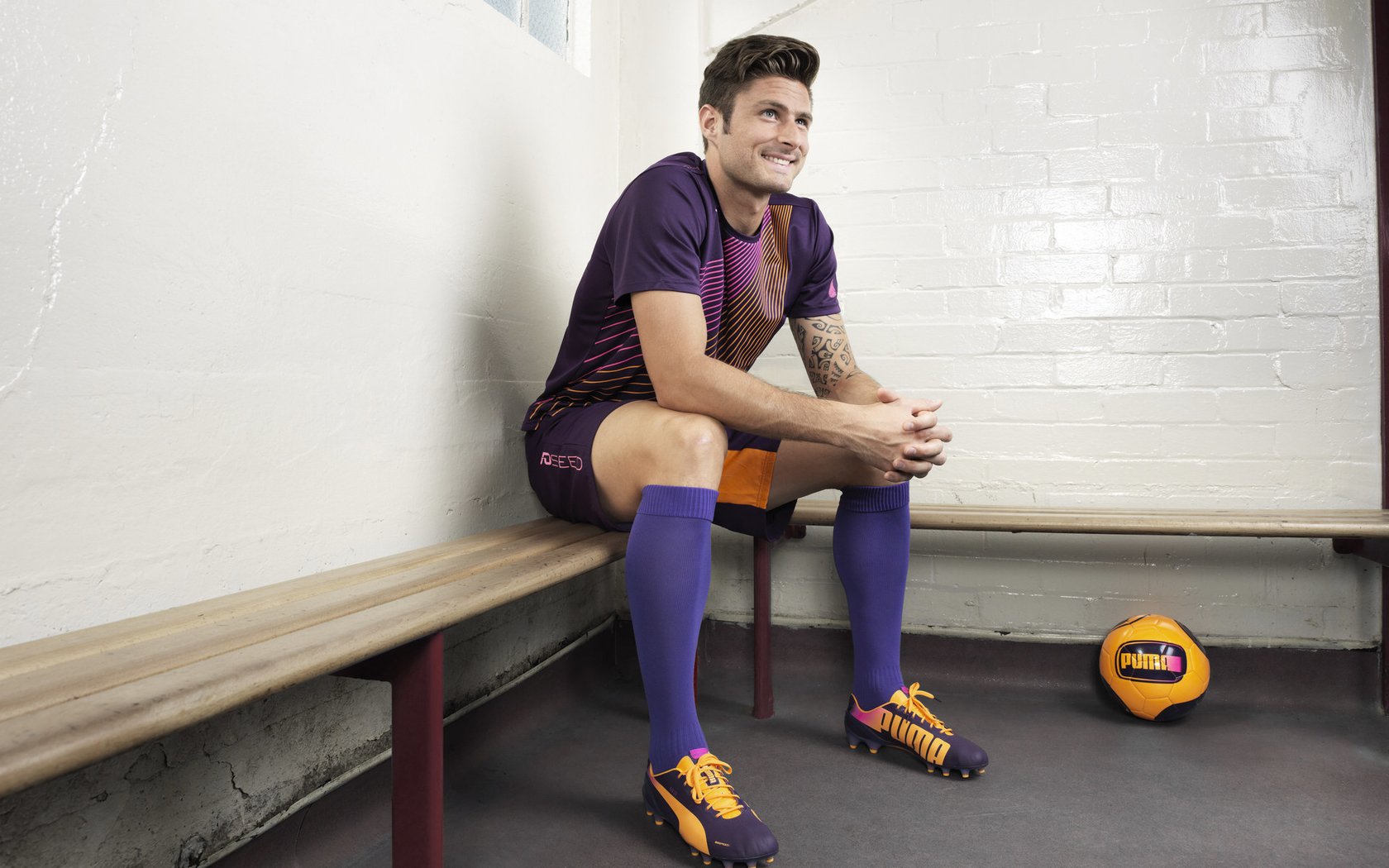 世界排名争夺战之夜，劳塔罗统治全场