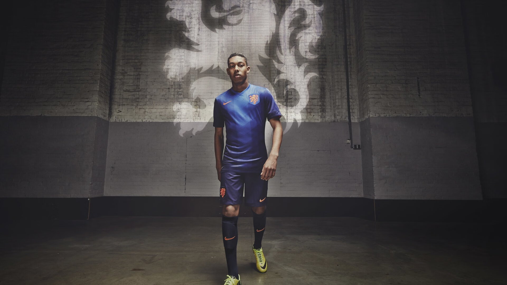 绿茵场上的双面叙事，维尼修斯完美独舞，新西兰铁蹄踏平东道主